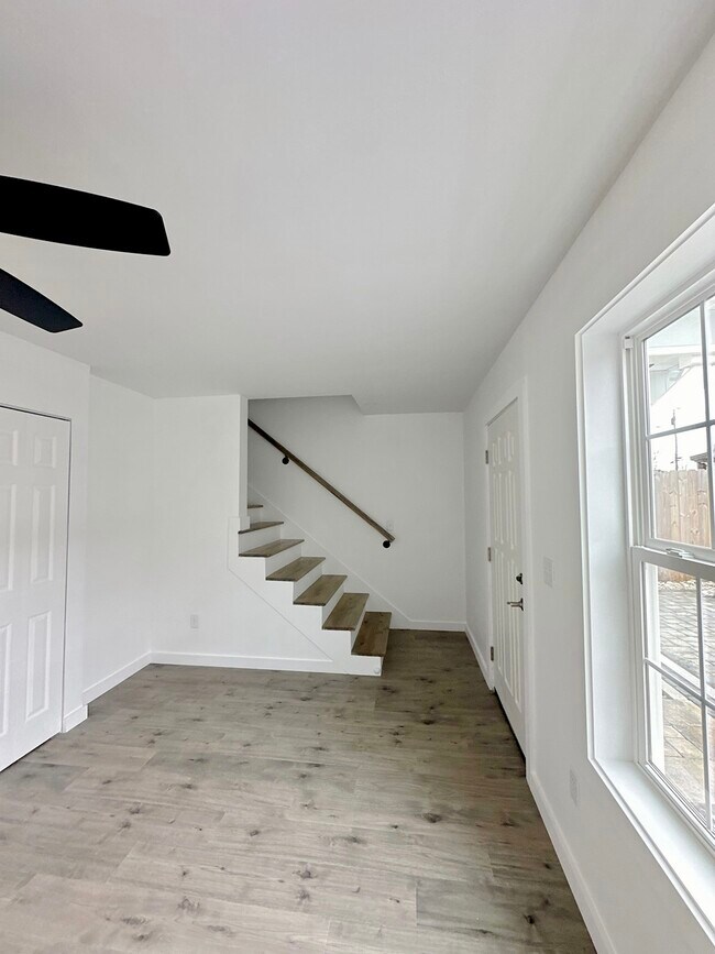 Building Photo - 217 Quince Alley