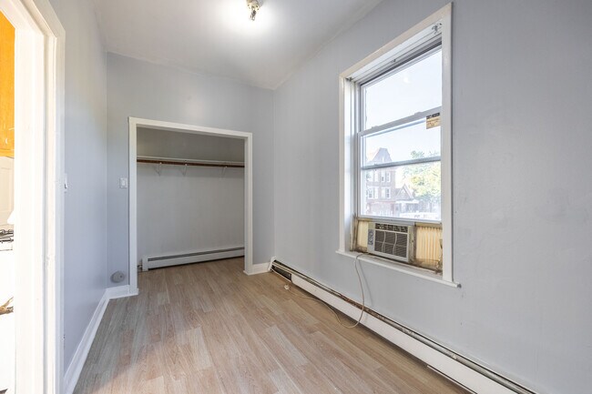Building Photo - 2652 W 23rd Pl