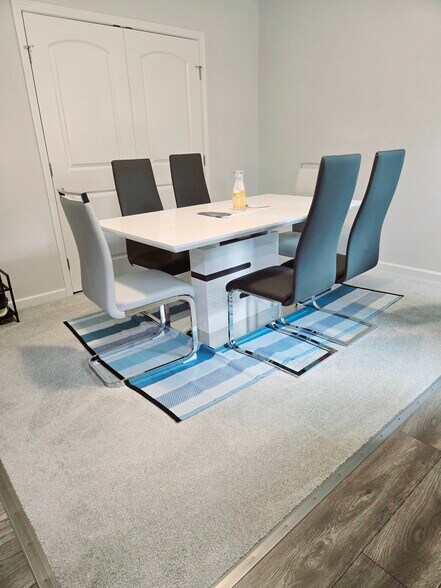 Building Photo - 2000 Antioch Church Rd