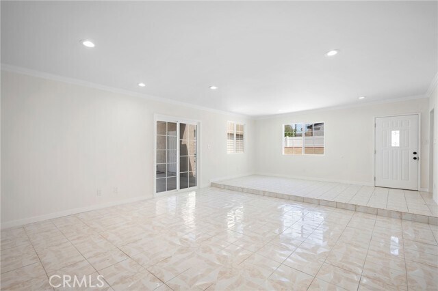 Building Photo - 6607 Riverton Ave