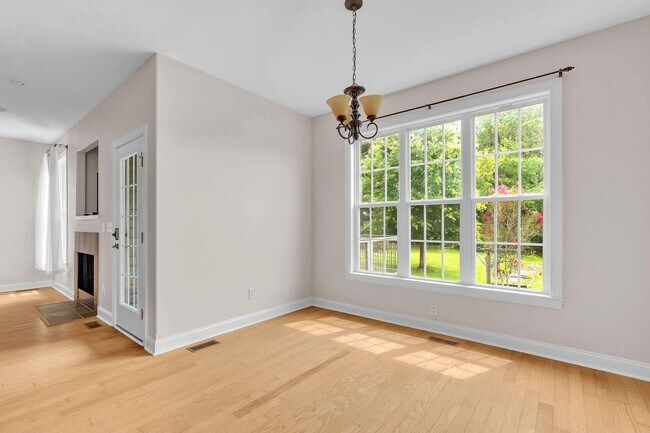 Building Photo - 210 Raven Ridge Ct