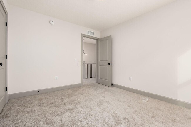 Building Photo - 93 N Princeton Ave