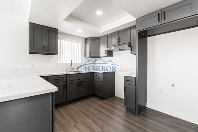 Building Photo - 789 W 18th St