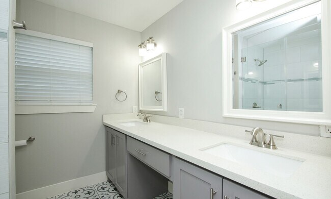 Building Photo - 5815 Picasso Pl