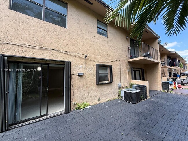 Building Photo - 6854 NW 173rd Dr