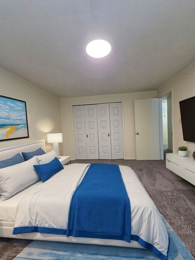 Building Photo - Move-In Ready 2-Bedroom in Brookwood Village — First Month Rent Waived!