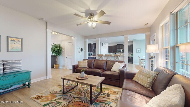 Building Photo - 205 Willow Ridge Dr