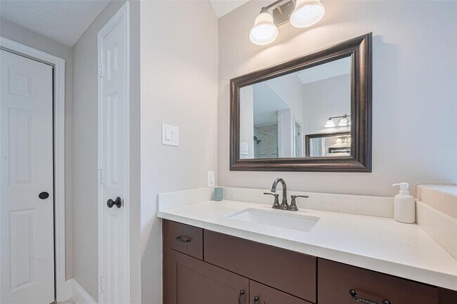 Building Photo - 5706 Georgetown Colony Dr