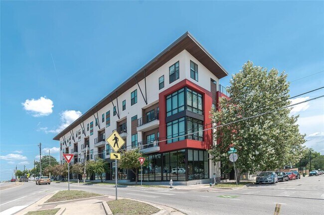 Building Photo - 2213 Poquito St