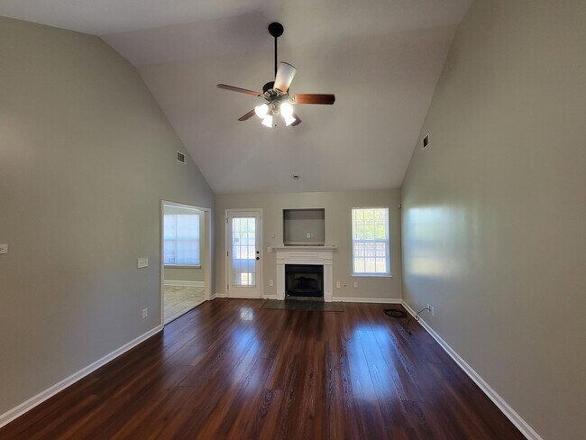 Building Photo - 1500 Cedar Hill Trail
