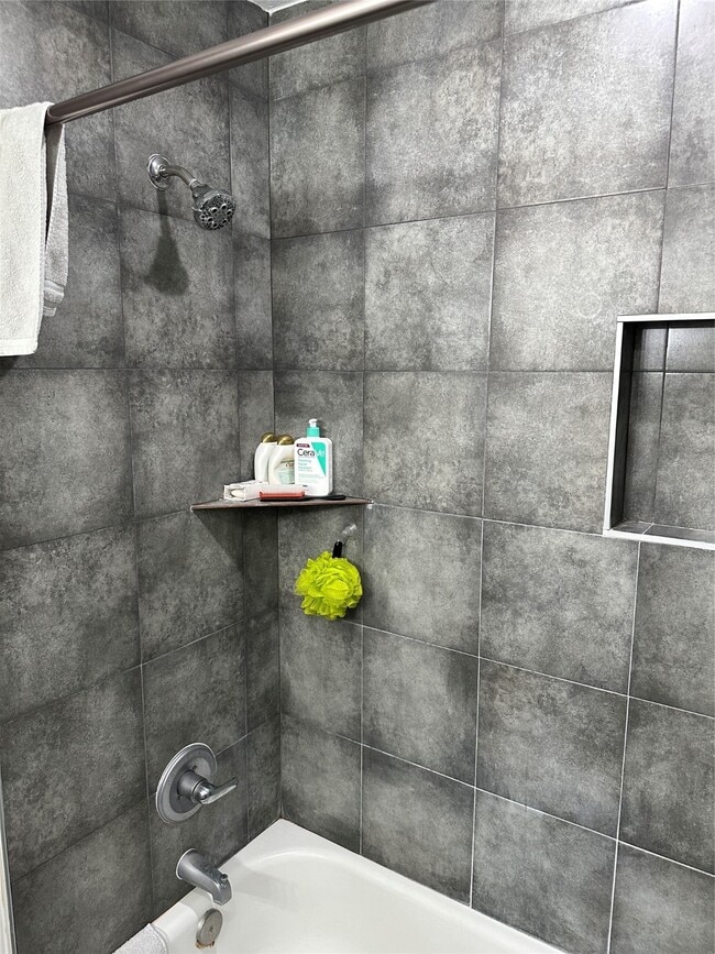 Building Photo - 2922 Randolph Rd