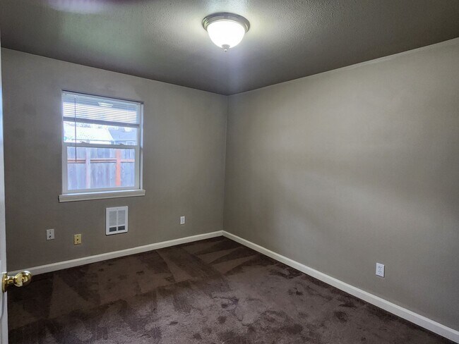 Building Photo - 204 N Harrison St