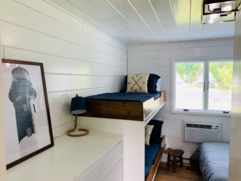 Building Photo - 5340 Notre Dame Ave