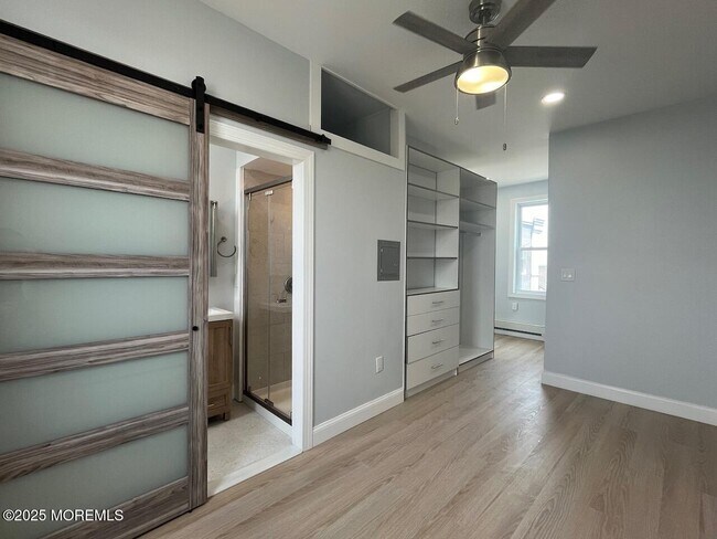 Building Photo - 201 Lareine Ave