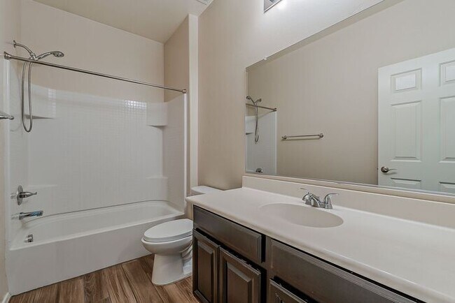 Building Photo - Modern 4 Bed Tucson Rental with Spacious K...