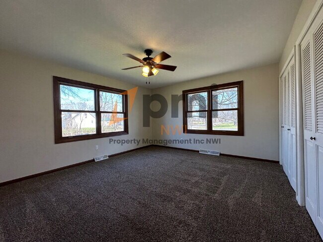 Building Photo - 202 E 250 S