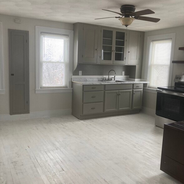 Eat in kitchen - 70 Hedley Ave