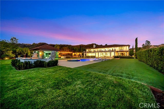 Building Photo - 2037 Delphine Ln