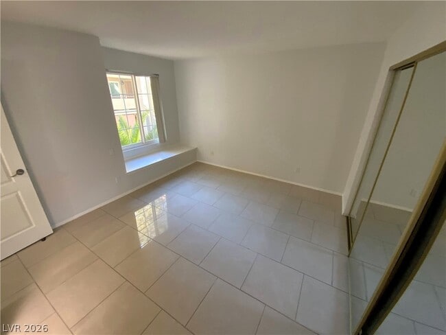 Building Photo - 3145 E Flamingo Rd