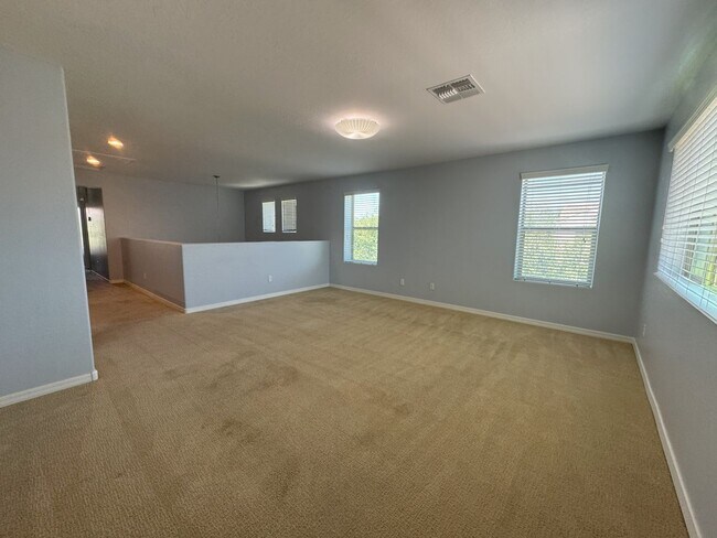 Building Photo - COMING SOON! LYONS GATE 5 BDRM + LOFT W CO...