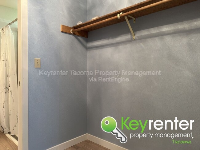 Building Photo - 3422 N Bristol St