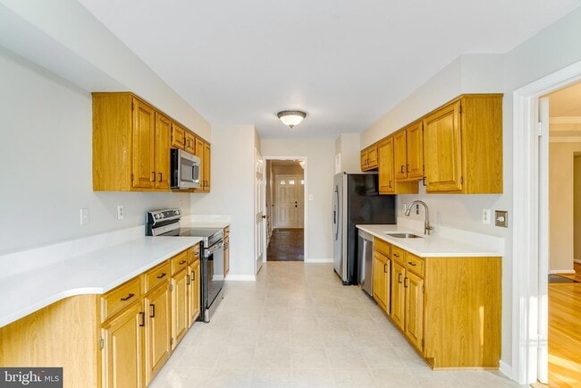 Building Photo - 2131 Kings Mill Ct