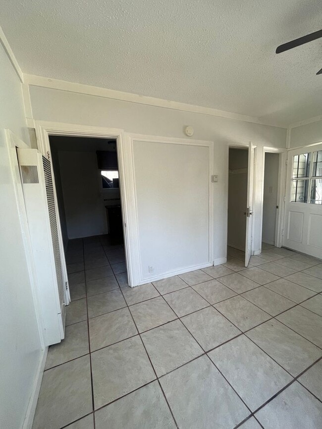 Building Photo - 1609-1611 Gundry Ave