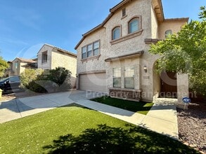 Building Photo - 2213 W Marconi Ave