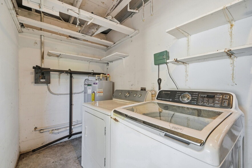 Building Photo - 2701 S Manhattan Ave