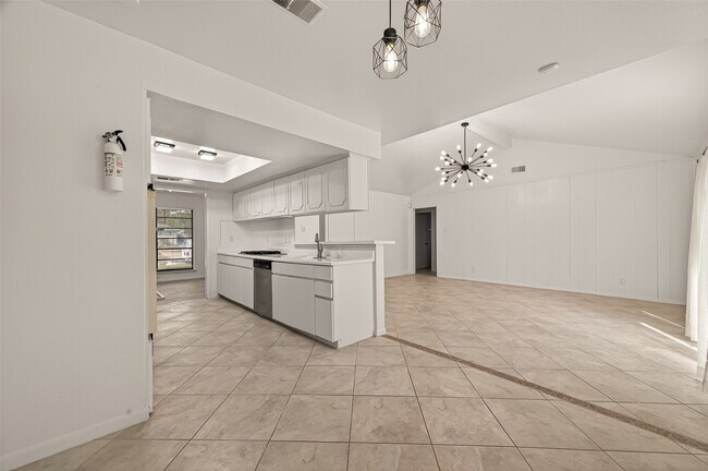 Building Photo - 5523 Kuldell Dr