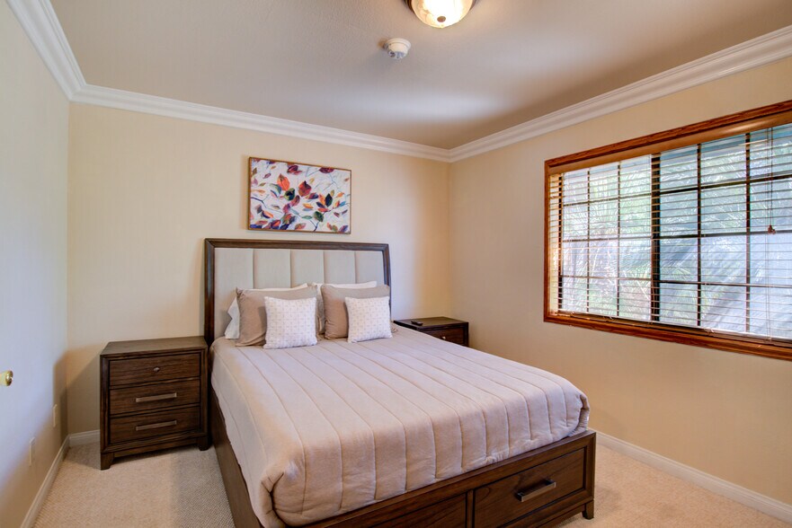 Building Photo - 33180 Vino Way