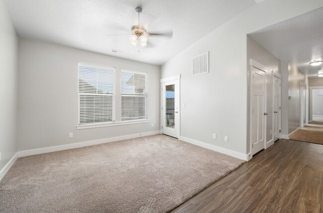 Building Photo - 1838 W Eaglewood Dr