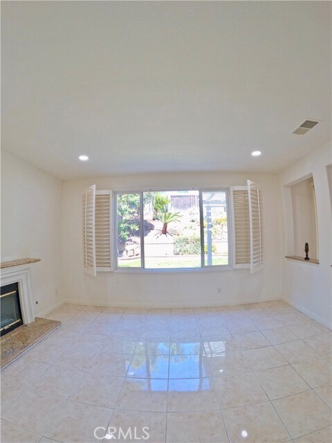 Building Photo - 1655 W Alps Dr
