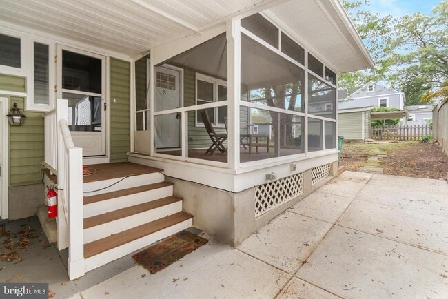 Building Photo - 920 Boucher Ave