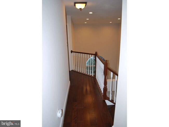 Building Photo - 1252 Heritage Cir