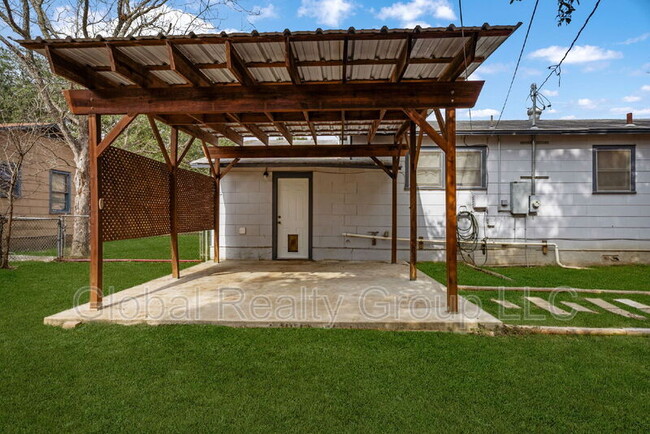 Building Photo - 408 Aviation Ave