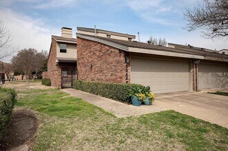 Building Photo - 12446 Montego Plaza