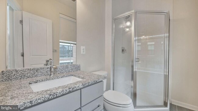 Building Photo - 513 Riversail Ln