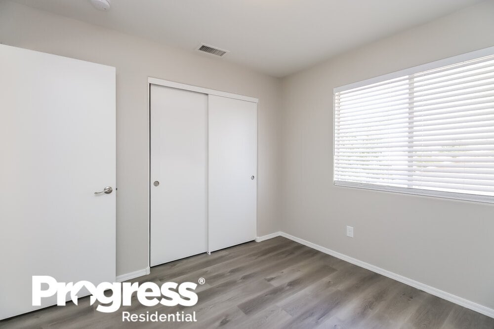 Building Photo - 1036 W Olive Ave