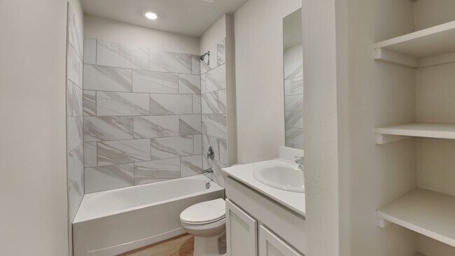 Building Photo - A Very Stunning and Spacious 4 Bedroom 2 Bath Home in Putnam City Schools