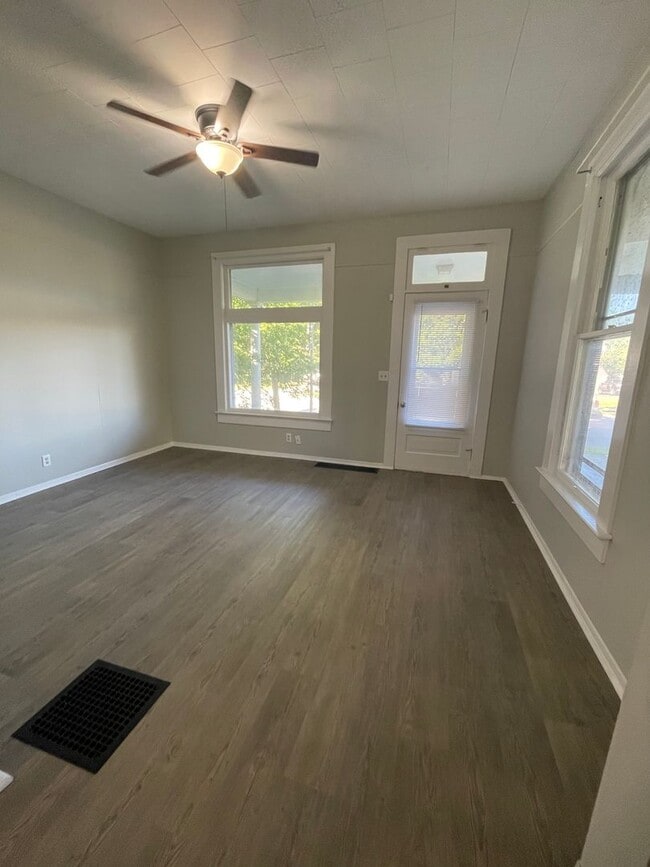 Building Photo - RENT SPECIAL: $300 off second month's rent...