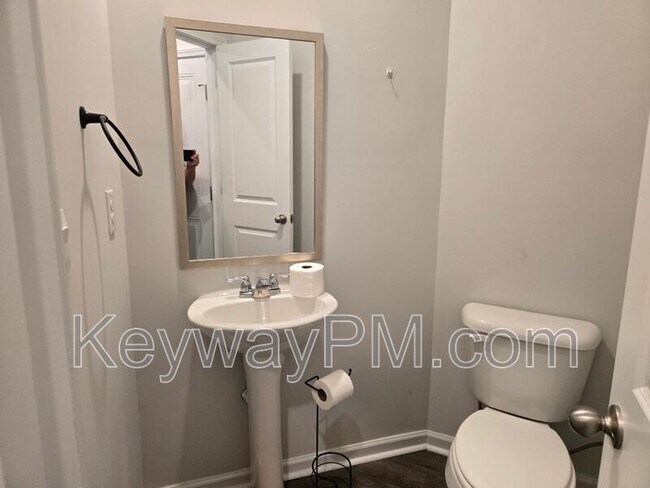 Building Photo - 930 Quaint Parish Cir