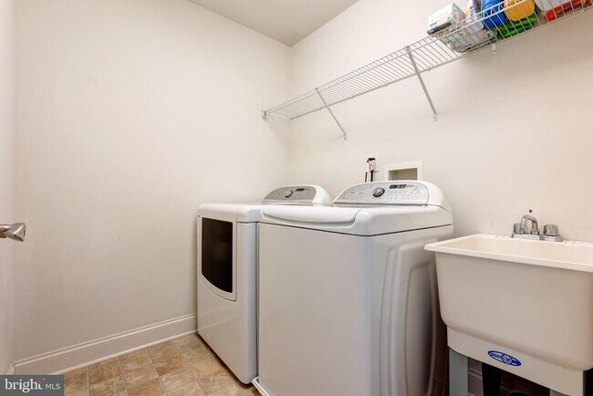 Building Photo - 2604 Rockledge Ct