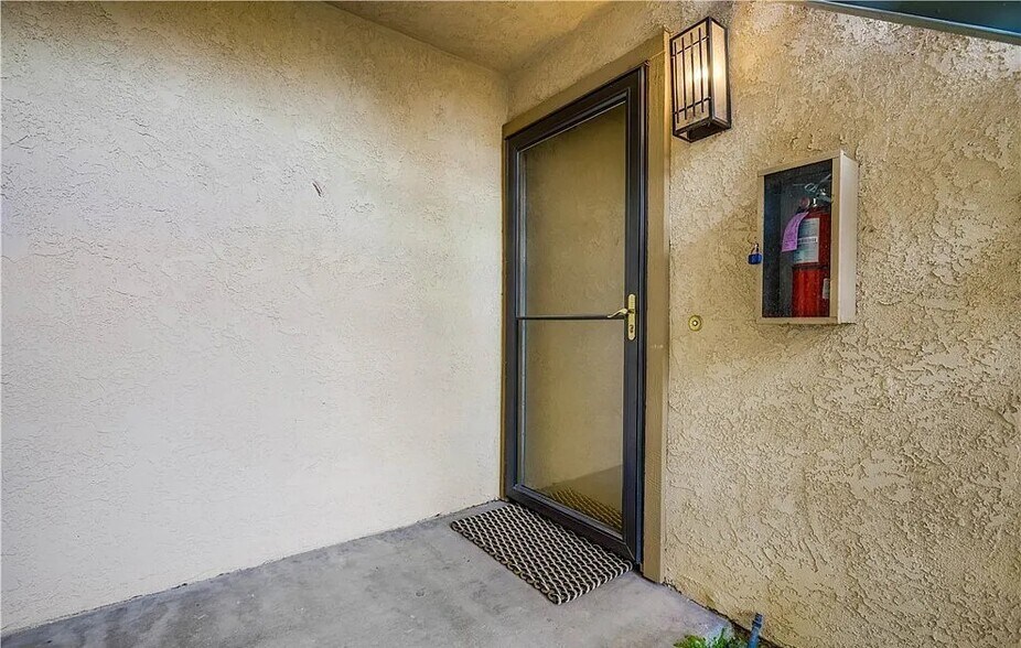 Building Photo - 26142 Serrano Ct