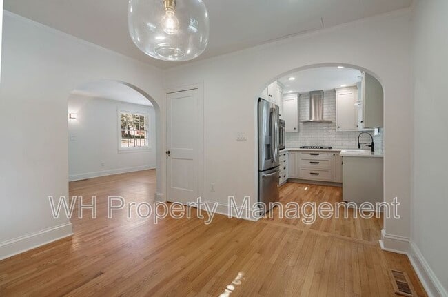 Building Photo - 541 Skyview Dr