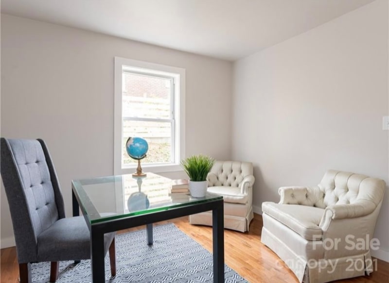 Building Photo - 334 N Main St