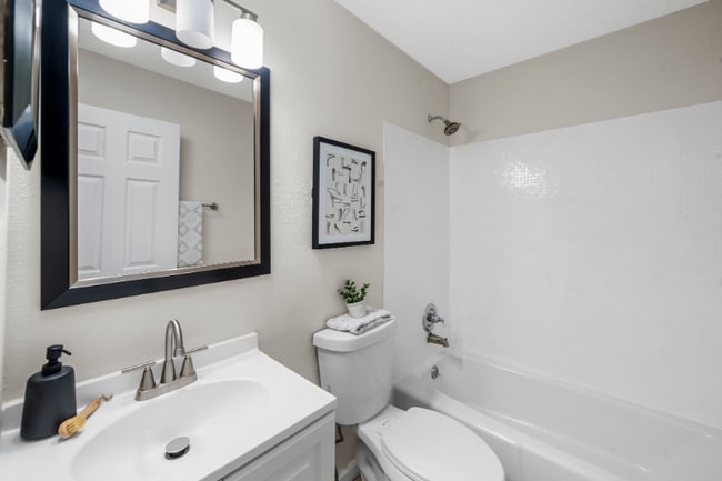 Building Photo - 383 Messina Dr