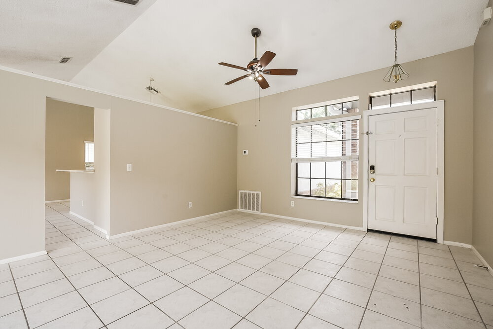 Building Photo - 1214 Lacey Oak Dr