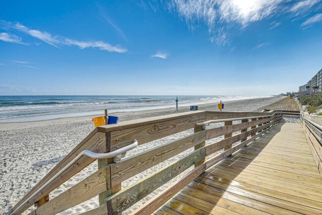 Building Photo - 4626 Harbour Village Blvd