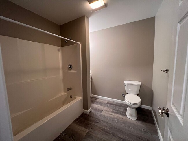 Building Photo - Brand New 2 bedroom Apartment